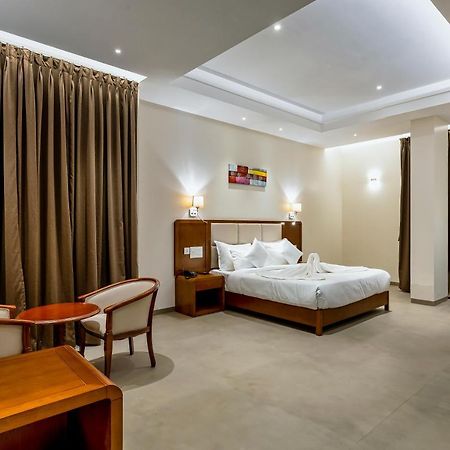 Hotel Grand Regal Chandoli Exteriér fotografie