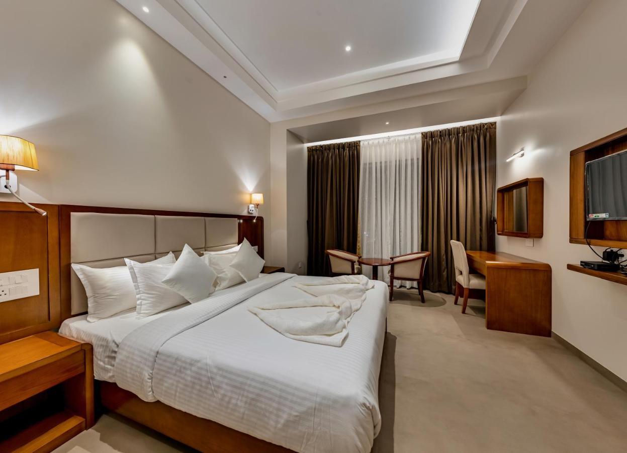 Hotel Grand Regal Chandoli Exteriér fotografie
