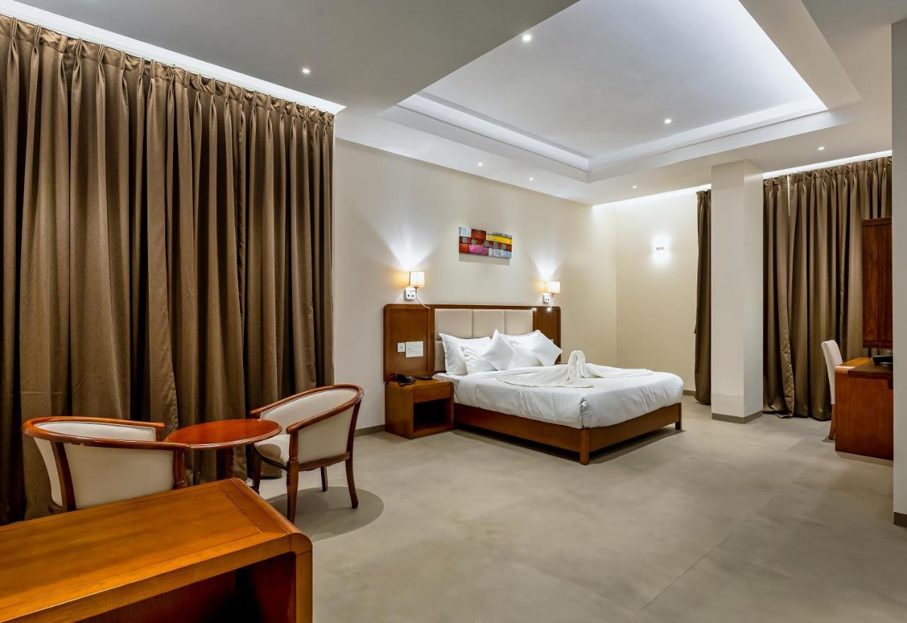 Hotel Grand Regal Chandoli Exteriér fotografie